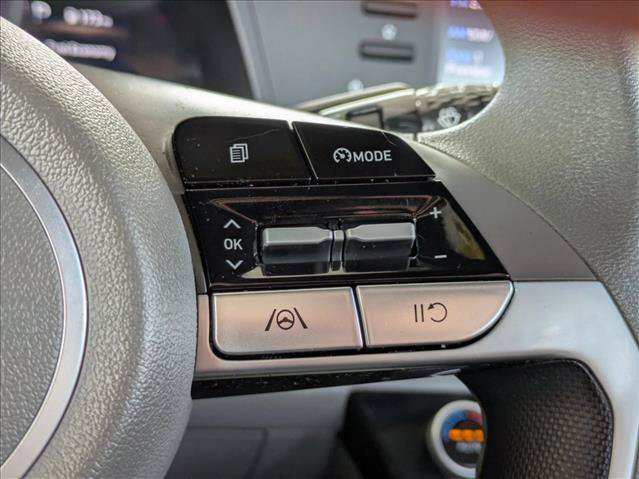 Used 2023 Hyundai Elantra SEL FWD image 5