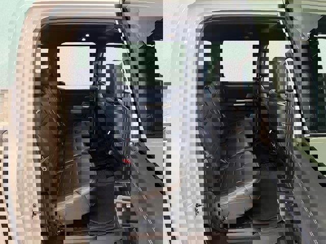 Used 2025 Ford F150 Platinum image 11