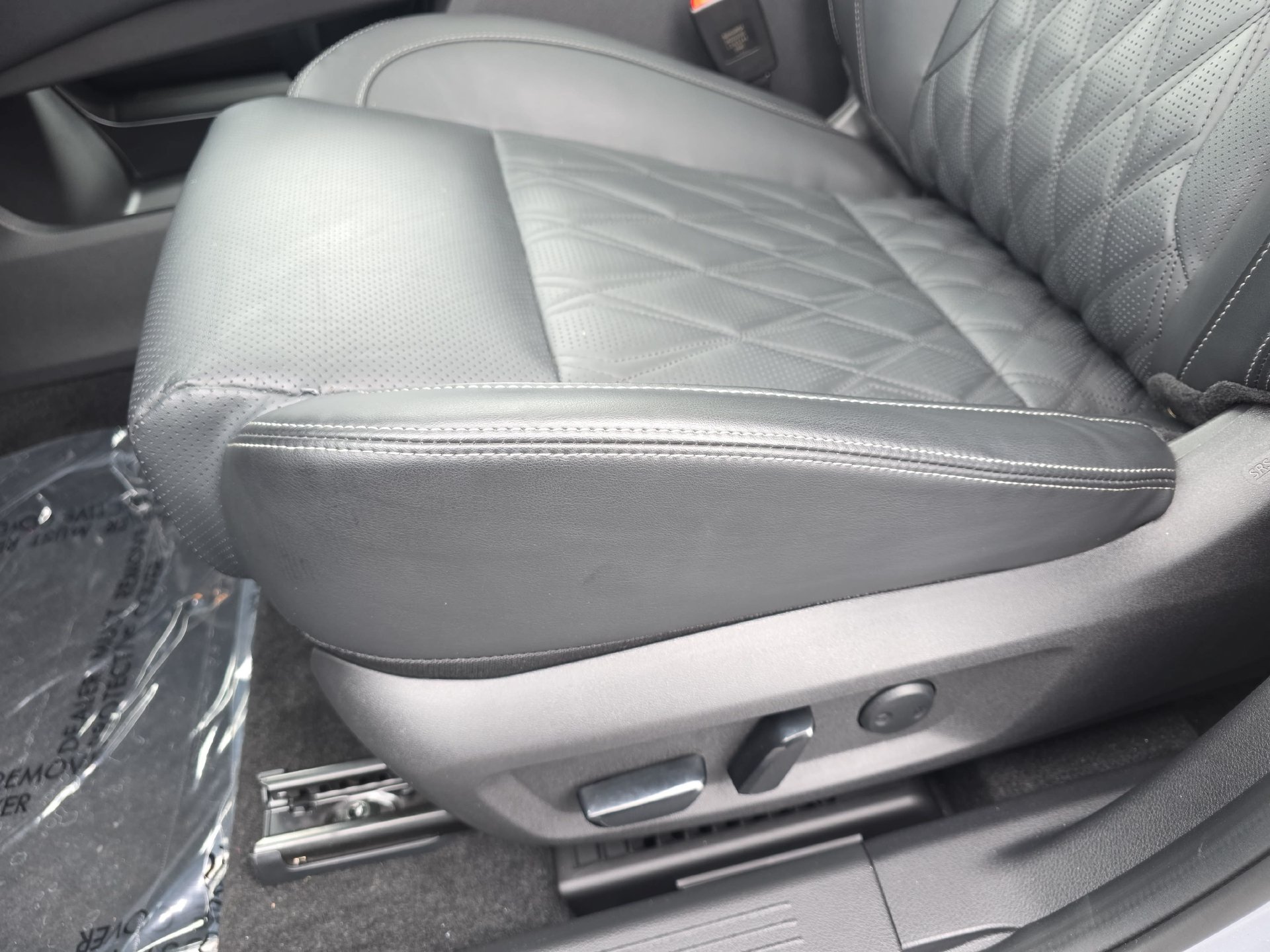 Used 2025 Nissan Rogue Platinum FWD image 28