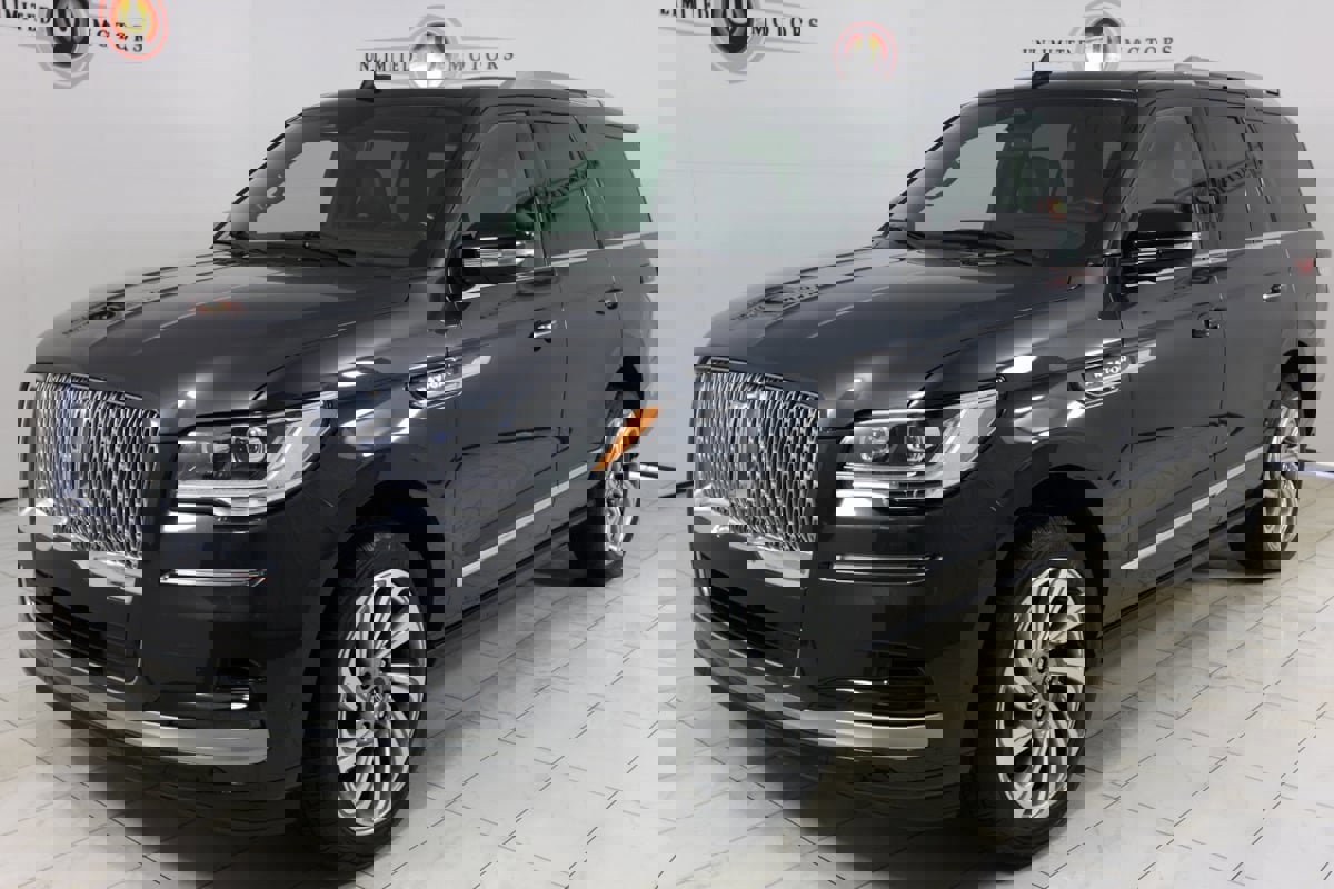 Used 2023 Lincoln Navigator Reserve image 5