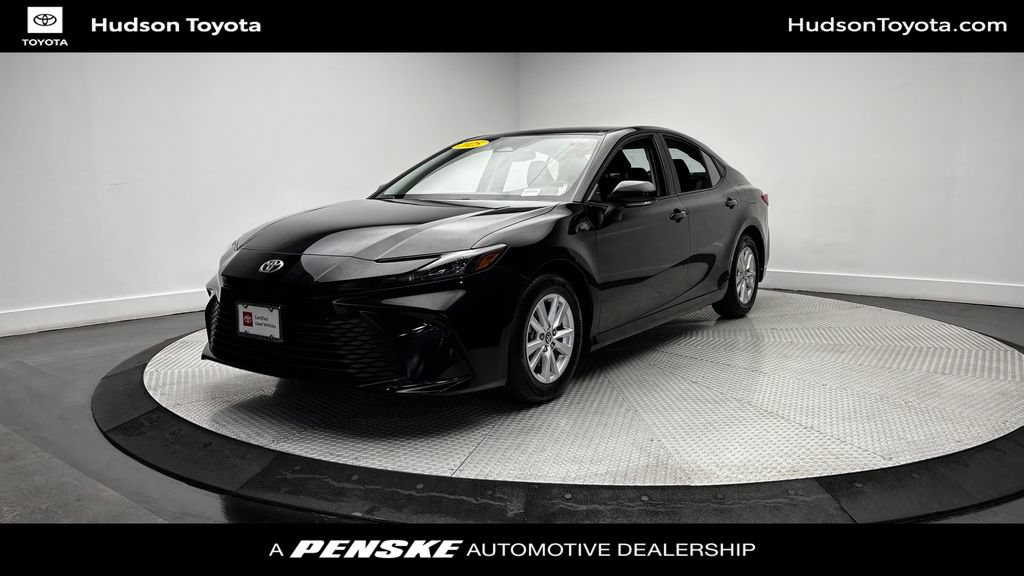 Used 2025 Toyota Camry LE FWD image 1
