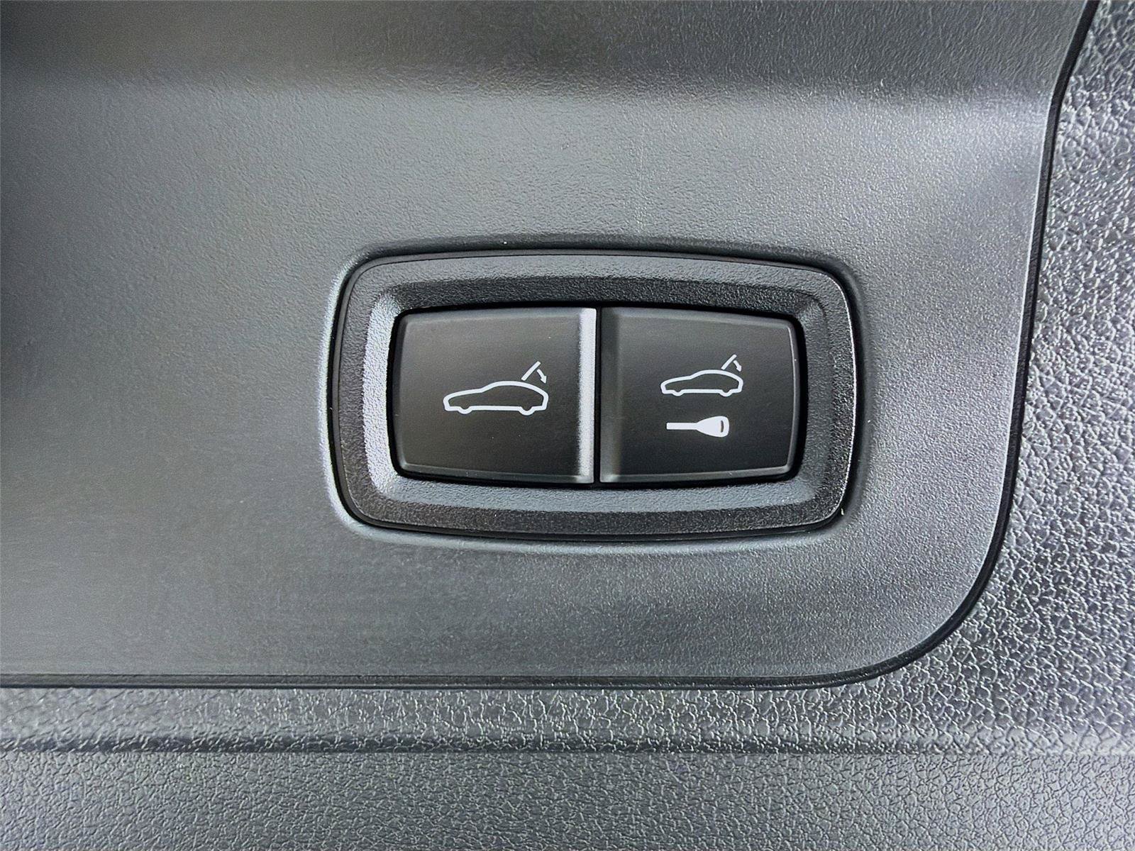 Certified 2023 Porsche Panamera Platinum Edition RWD image 24
