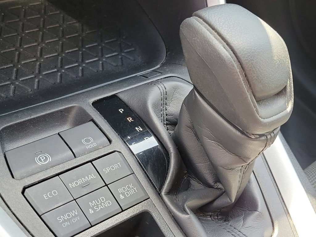 Used 2024 Toyota RAV4 LE AWD/4WD image 35