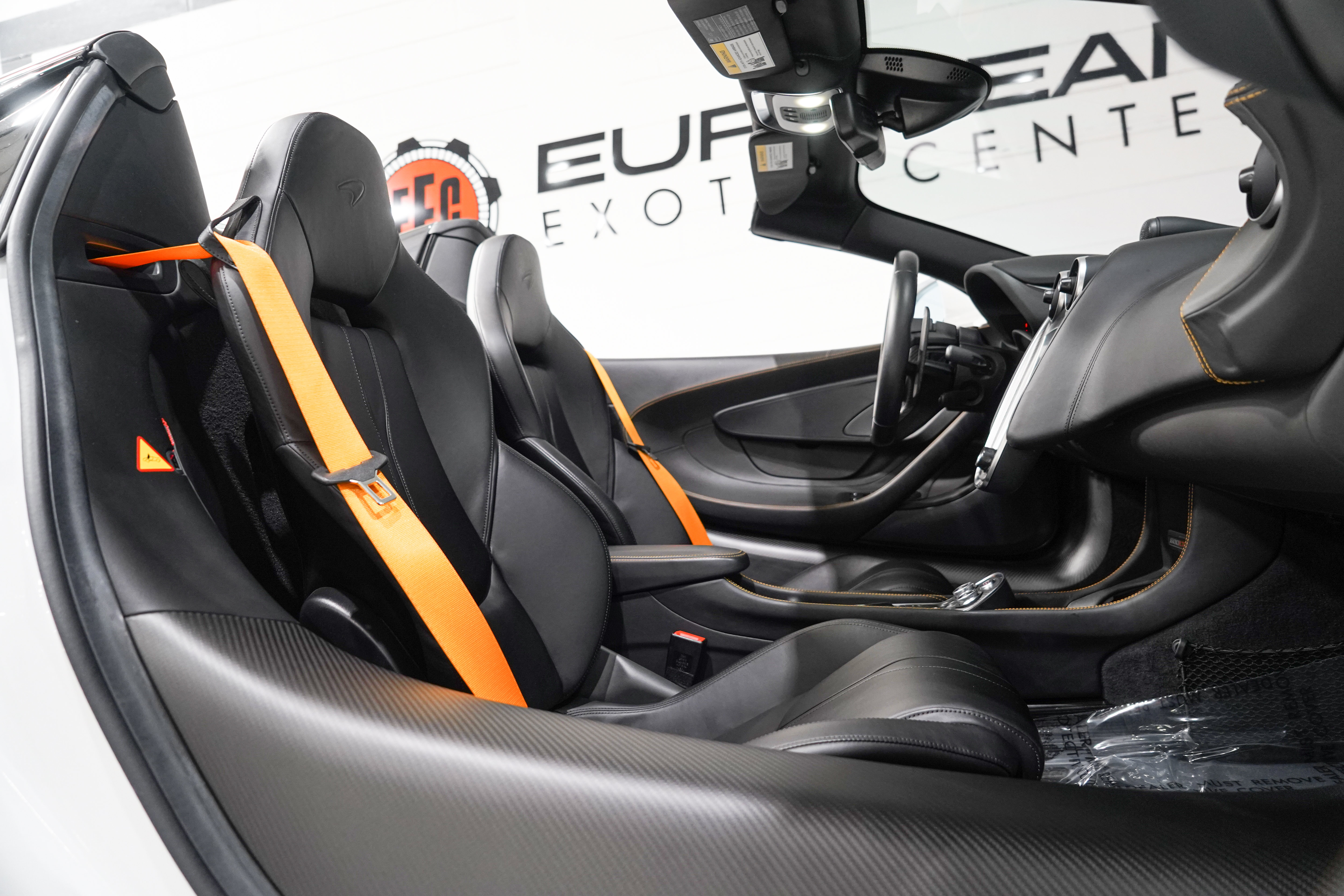 Used 2020 McLaren 600LT Spider RWD image 17