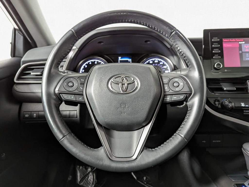 Used 2022 Toyota Camry SE image 25
