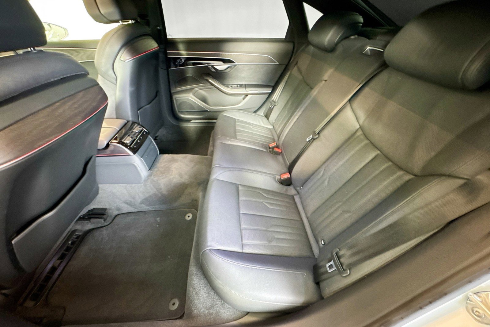 Used 2022 Audi A8 L 3.0T w/ Executive Package image 23