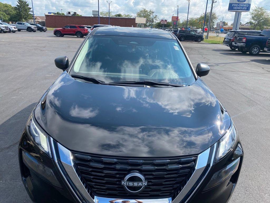 Used 2023 Nissan Rogue S AWD/4WD image 9