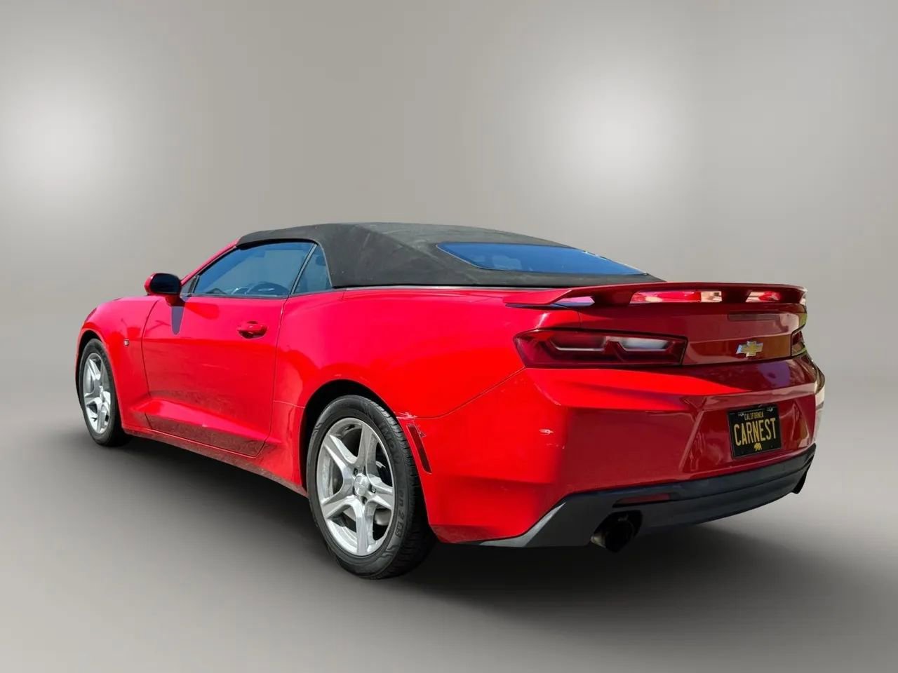 Used 2018 Chevrolet Camaro LT RWD image 9