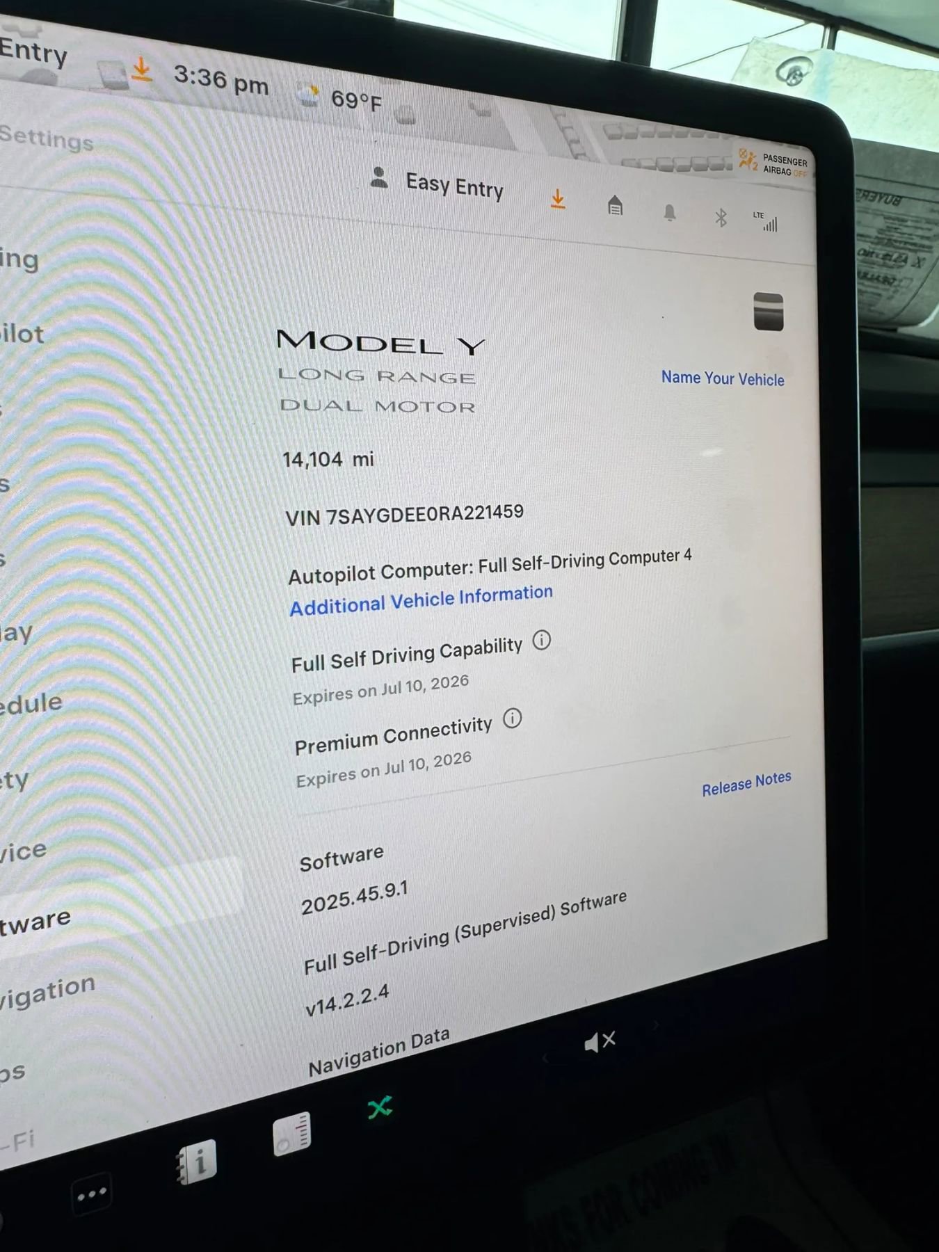 Used 2024 Tesla Model Y Long Range image 30