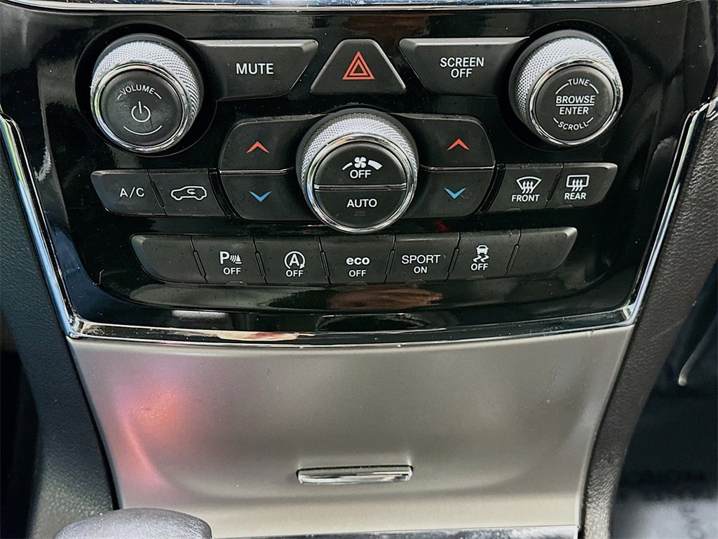 Used 2021 Jeep Grand Cherokee Limited w/ Luxury Group II image 15