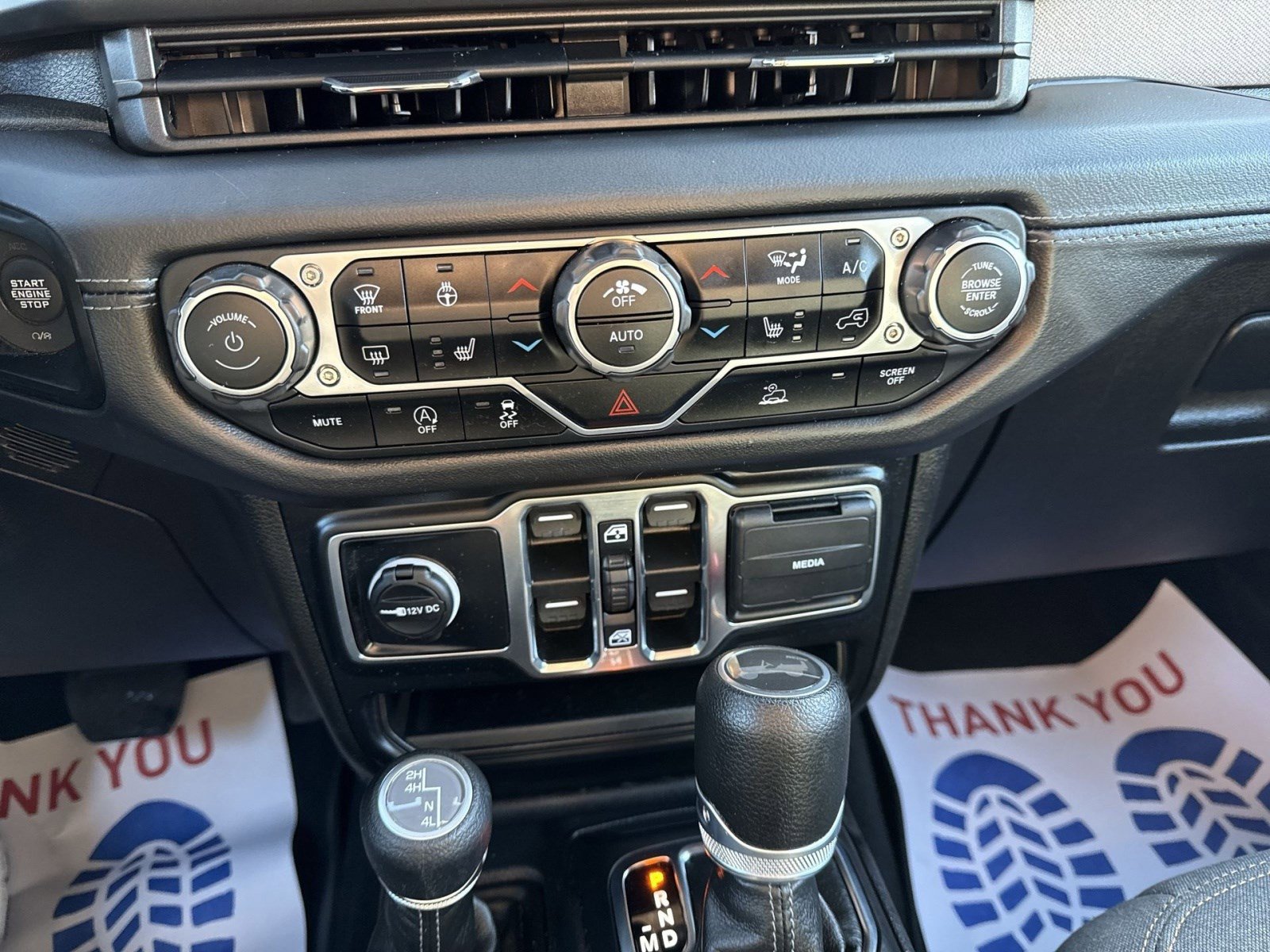 Used 2024 Jeep Wrangler Sahara image 20