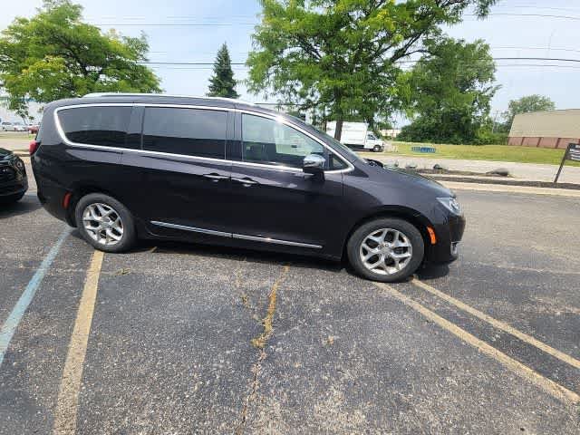 Certified 2019 Chrysler Pacifica Limited w/ Advanced Safetytec Group FWD image 5