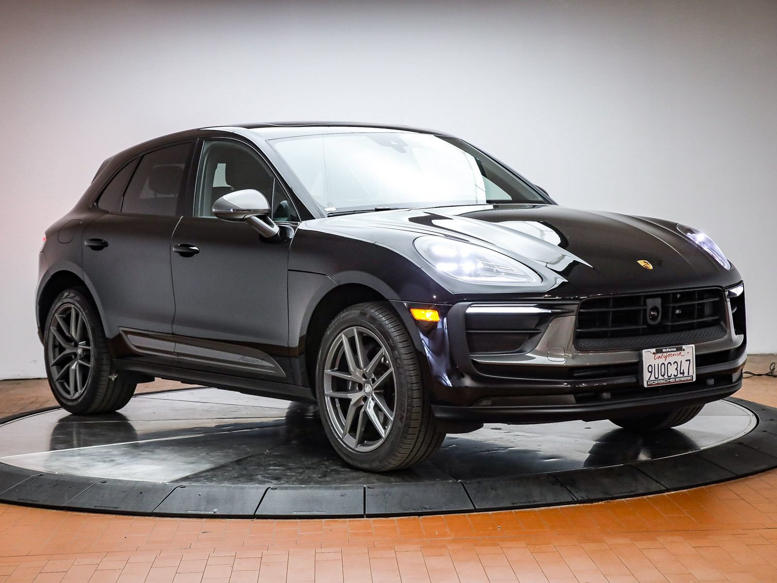 Certified 2025 Porsche Macan Turbo AWD/4WD image 12