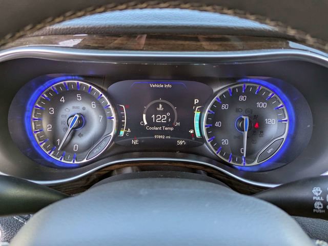 Used 2023 Chrysler Pacifica Limited image 31