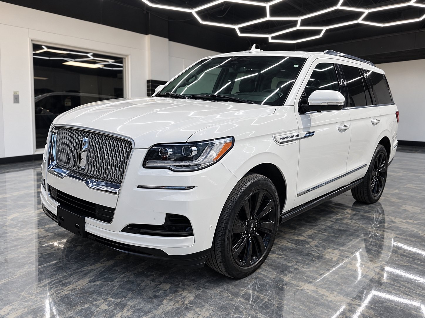 Used 2023 Lincoln Navigator Reserve w/ Equipment Group 201A AWD/4WD image 1