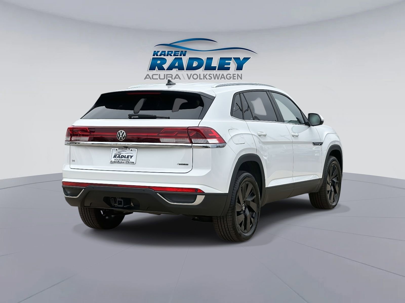 Certified 2025 Volkswagen Atlas Cross Sport SE w/ Black Wheel Package image 2