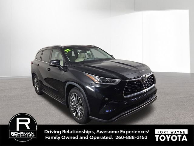 Used 2022 Toyota Highlander Platinum AWD/4WD image 4