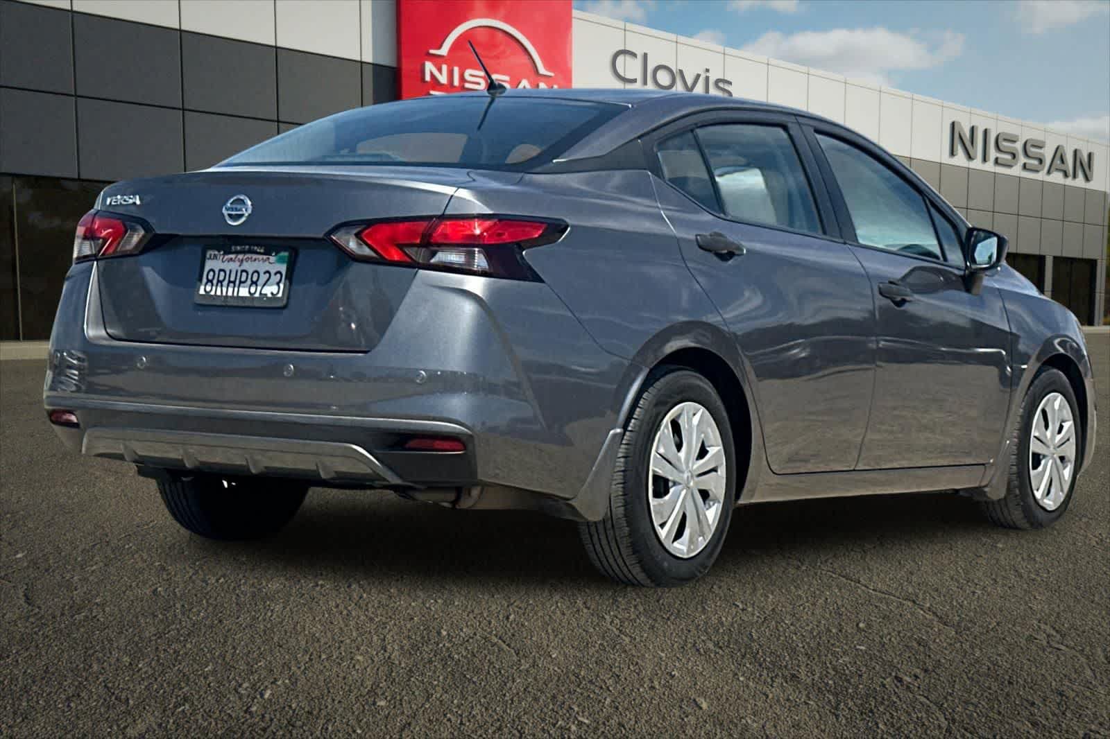 Used 2020 Nissan Versa S FWD image 3