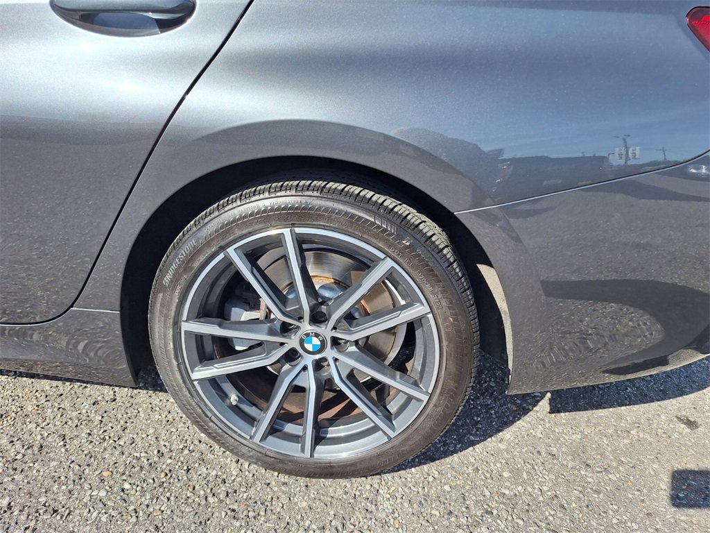 Used 2020 BMW 330i Sedan w/ Driving Assistance Package image 25
