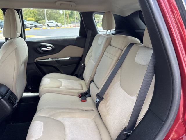 Used 2015 Jeep Cherokee Sport FWD image 24