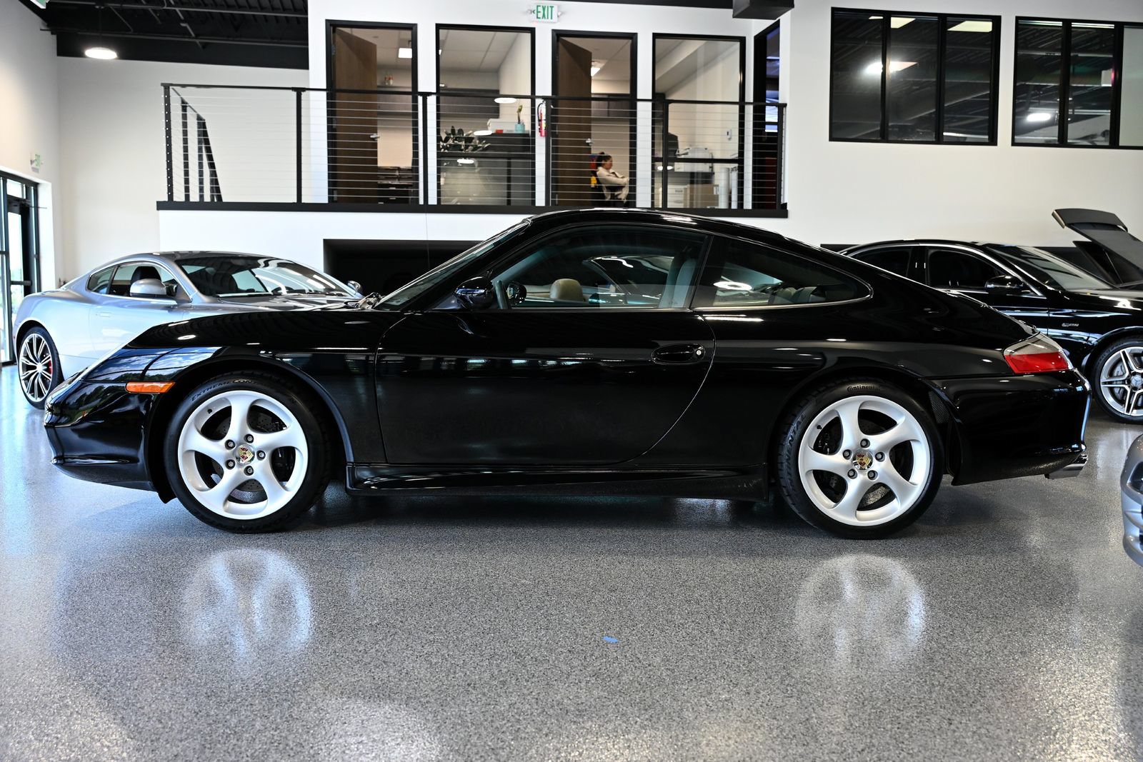 Used 2003 Porsche 911 Carrera RWD image 9