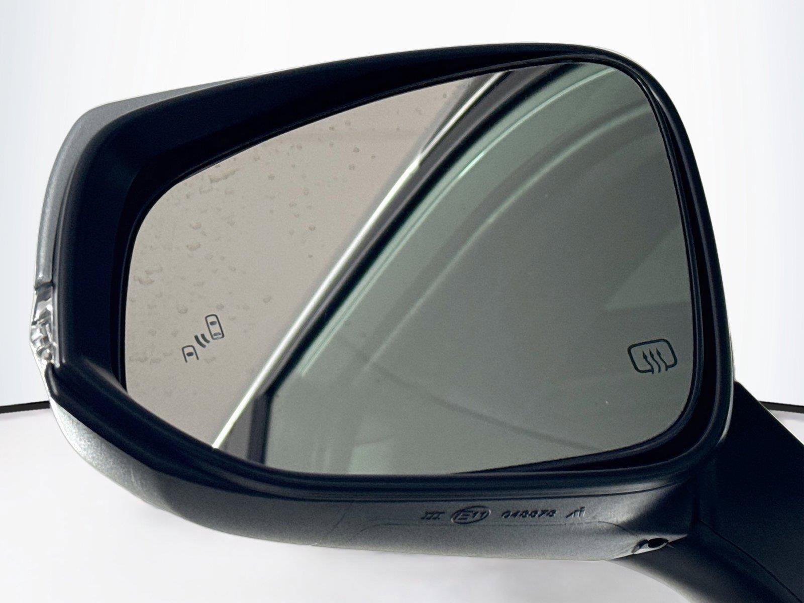 Certified 2025 Toyota Highlander XLE FWD image 5