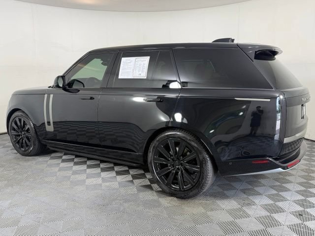 Used 2026 Land Rover Range Rover SE AWD/4WD image 4