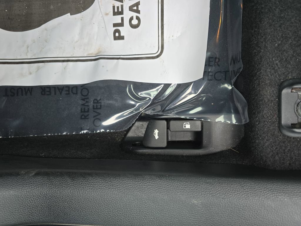 Used 2021 Toyota Corolla LE image 17