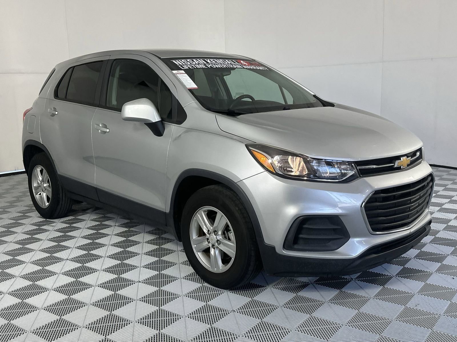 Used 2021 Chevrolet Trax LS w/ Tint and Cruise Package image 2