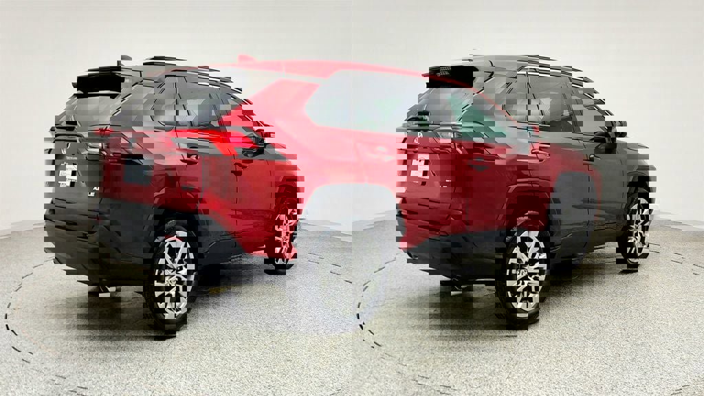 Used 2023 Toyota RAV4 XLE Premium image 5