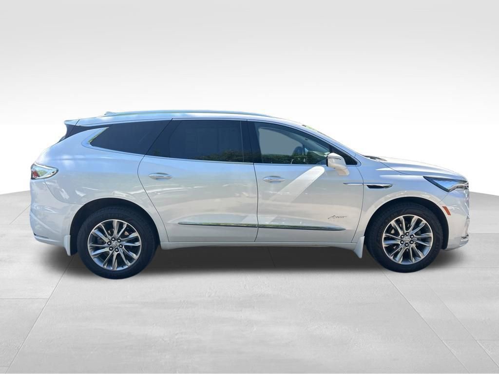 Used 2023 Buick Enclave Avenir AWD/4WD image 7
