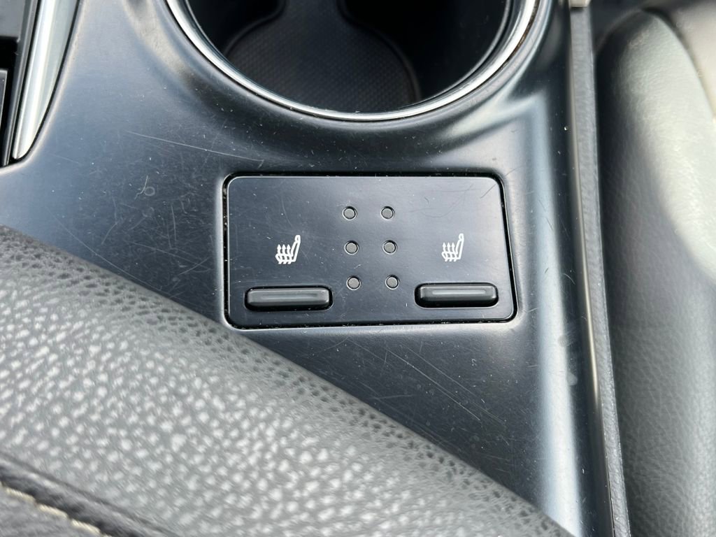 Used 2020 Toyota Camry XSE w/ Carpet Mat Package image 27