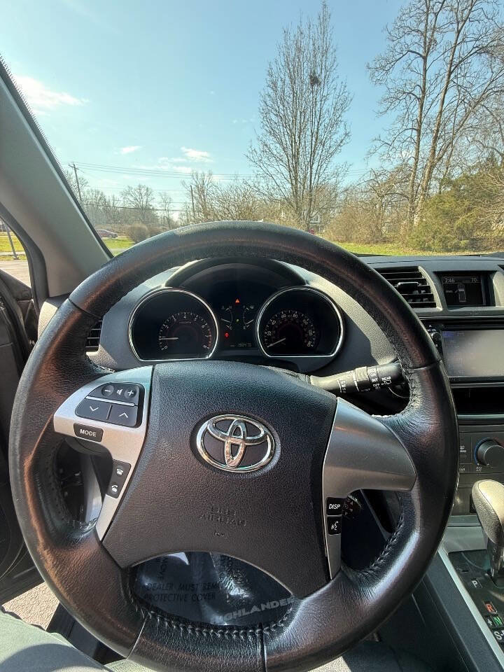 Used 2013 Toyota Highlander SE image 9