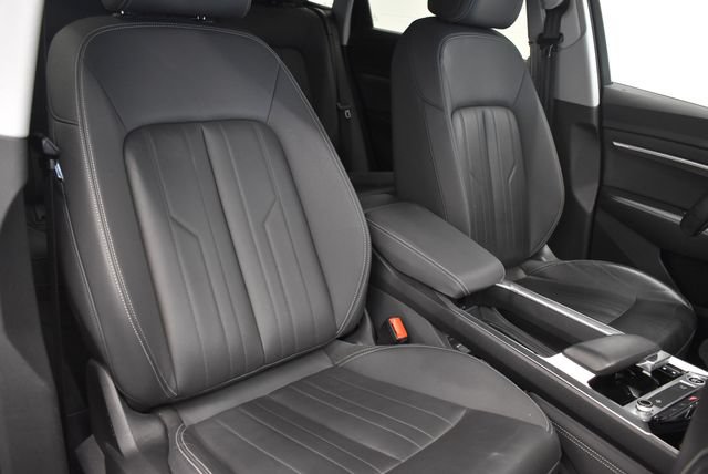 Used 2021 Audi e-tron Premium w/ Convenience Plus Package AWD/4WD image 6