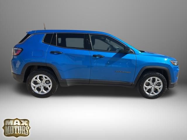 Used 2024 Jeep Compass Sport image 5