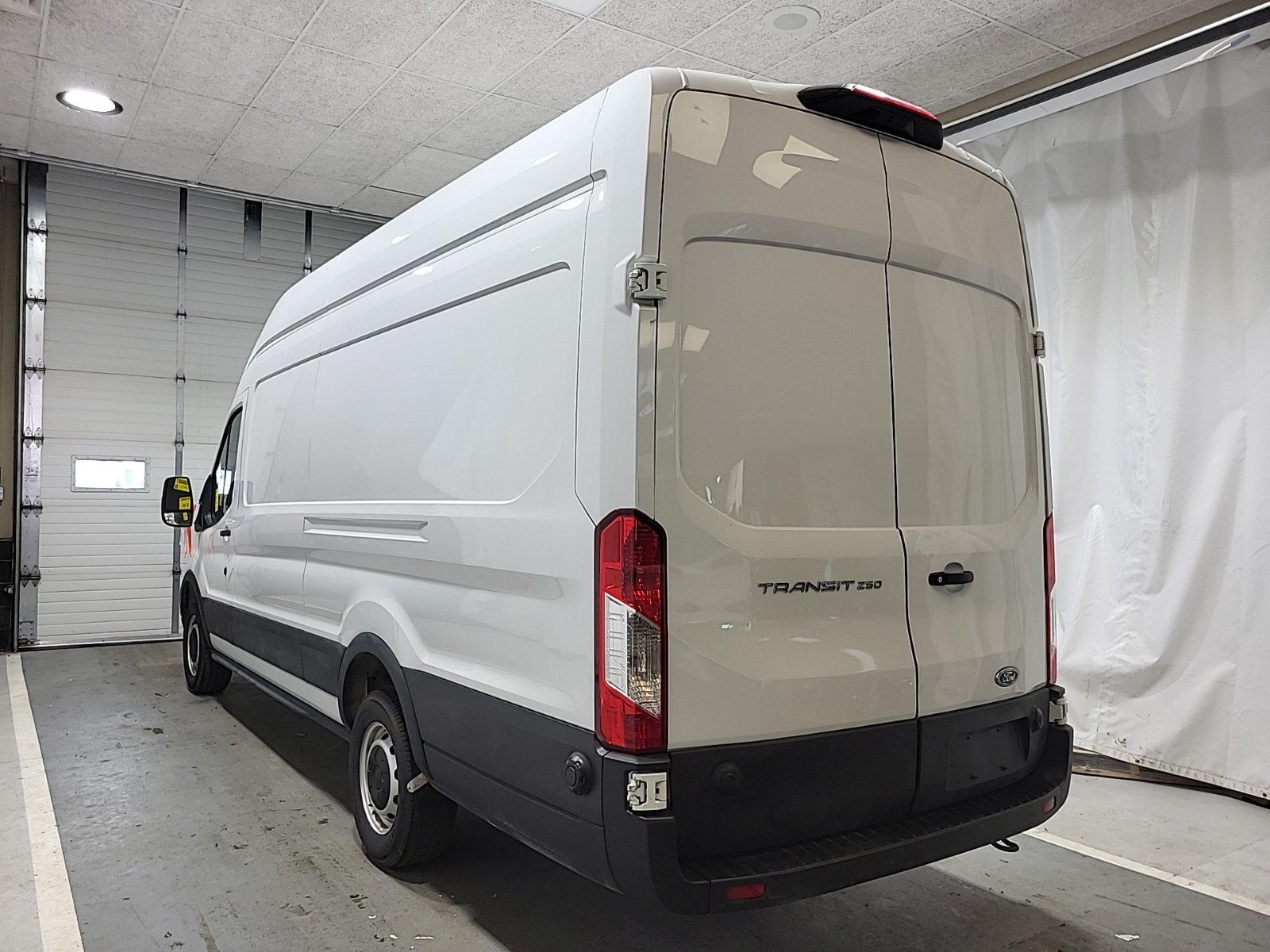 Used 2024 Ford Transit 250 148 High Roof Extended w/ Load Area Protection Package RWD image 6