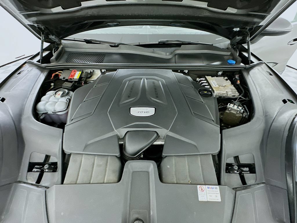 Certified 2020 Porsche Cayenne AWD/4WD image 31