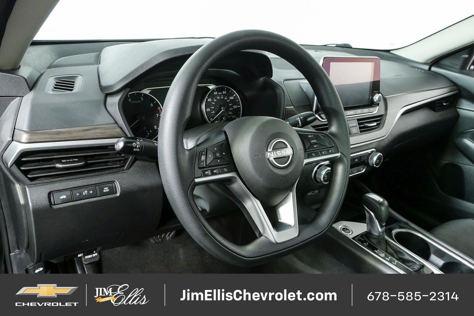 Used 2024 Nissan Altima 2.5 SV FWD image 4
