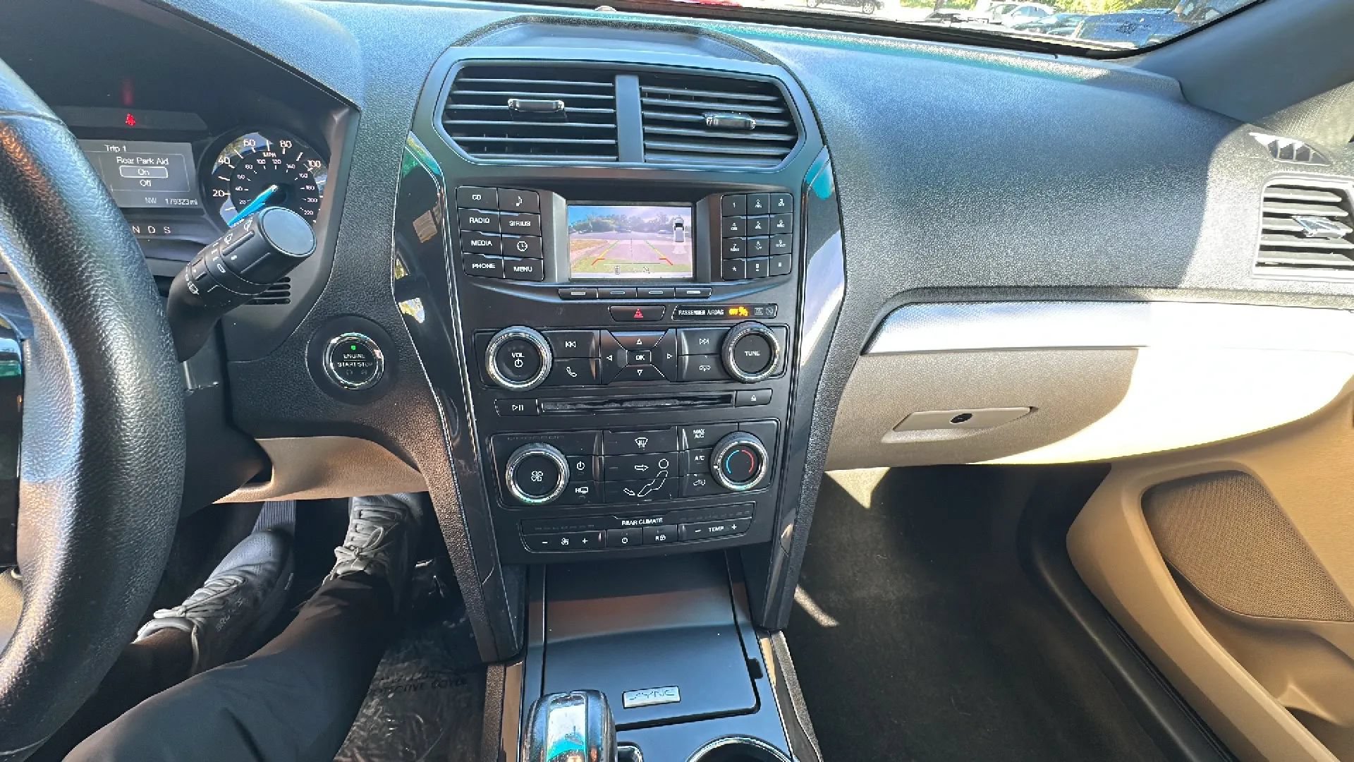 Used 2016 Ford Explorer XLT AWD/4WD image 22