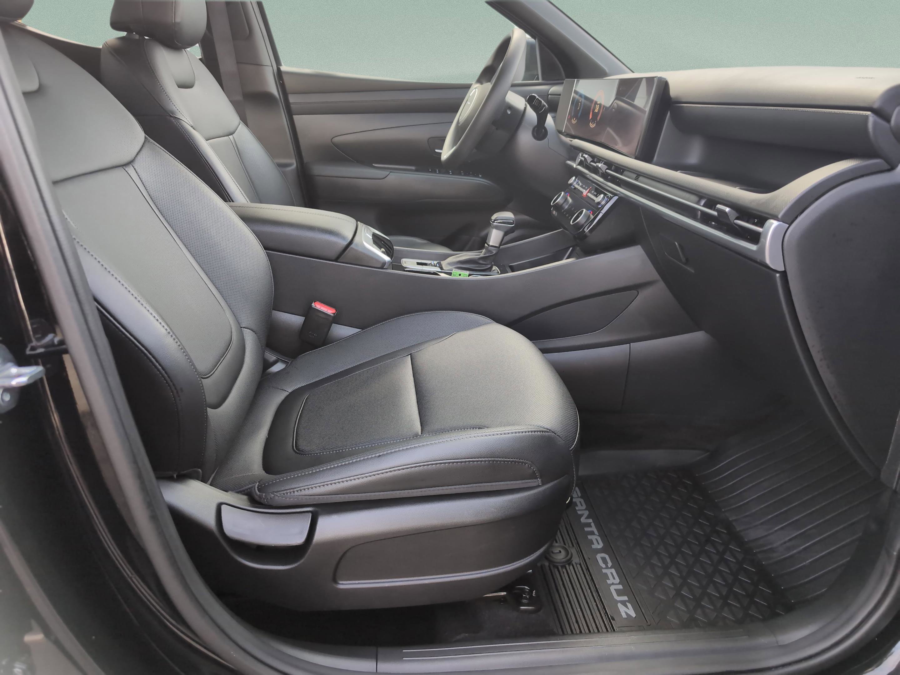 Used 2025 Hyundai Santa Cruz SEL image 25