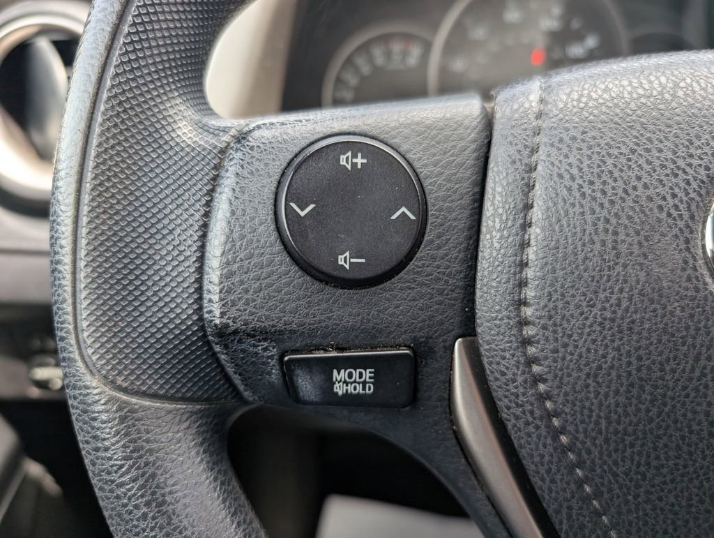 Used 2016 Toyota RAV4 LE image 22