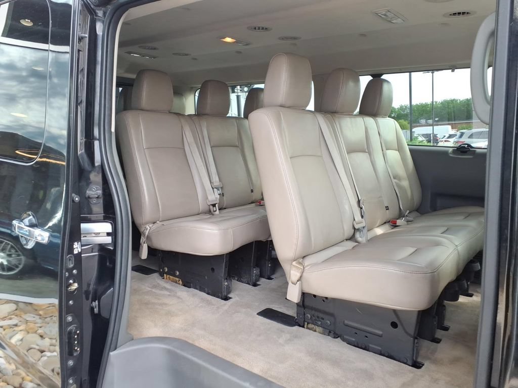 Used 2017 Nissan NV 3500 SL RWD image 27