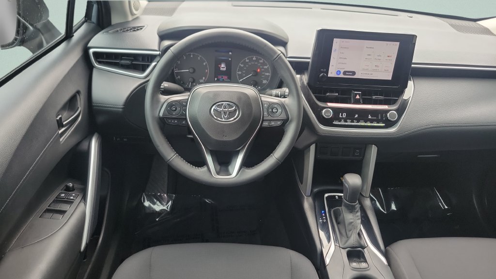 Used 2023 Toyota Corolla Cross LE w/ Moonroof Package AWD/4WD image 12