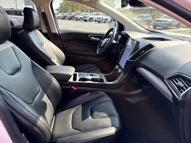 Used 2022 Ford Edge Titanium image 20