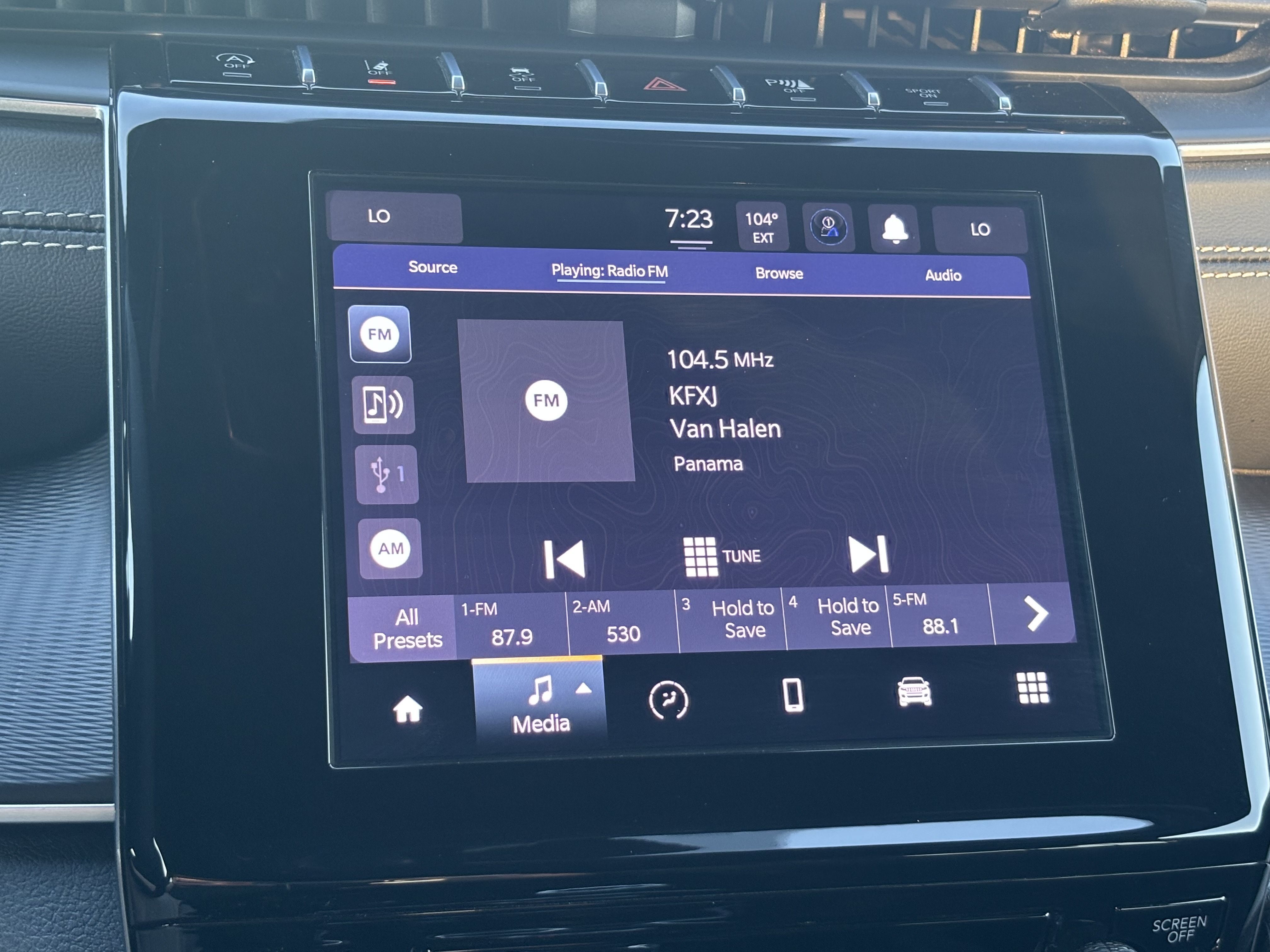 Used 2025 Jeep Grand Cherokee L Laredo RWD image 12