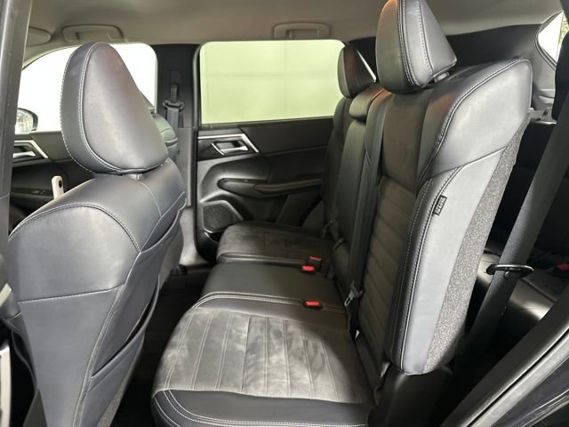 Used 2024 Mitsubishi Outlander SE image 24