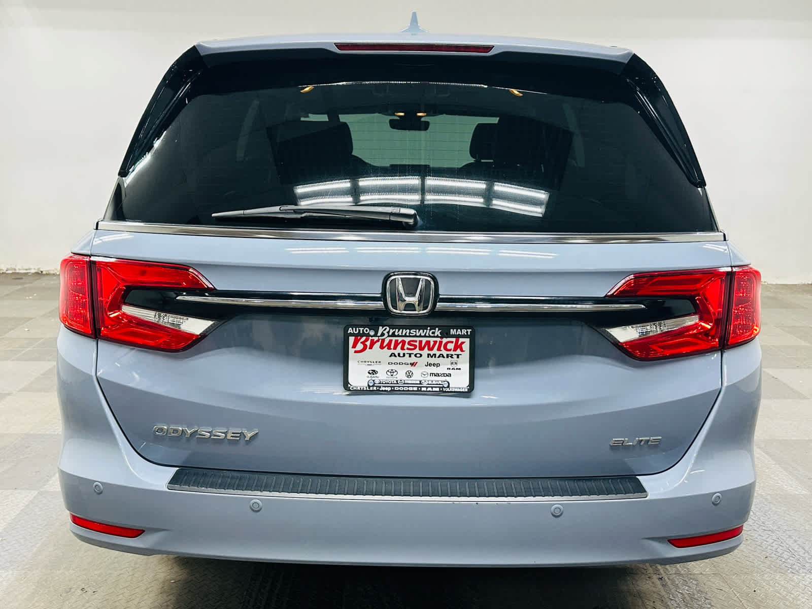 Used 2023 Honda Odyssey Elite image 5
