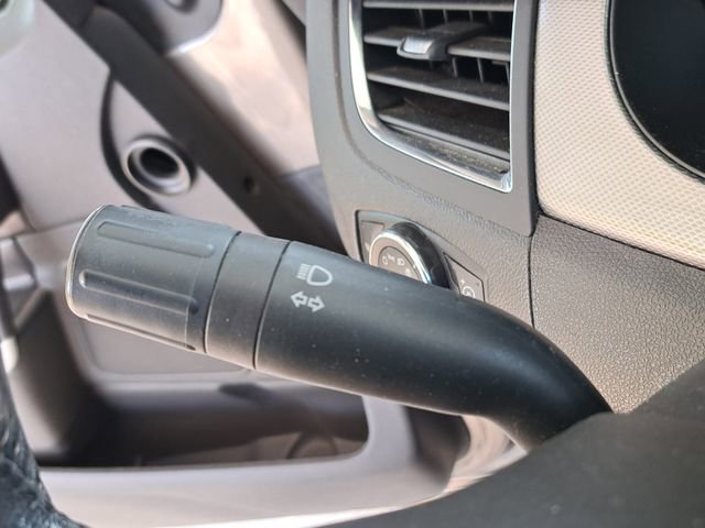 Used 2013 Ford Edge SEL image 12