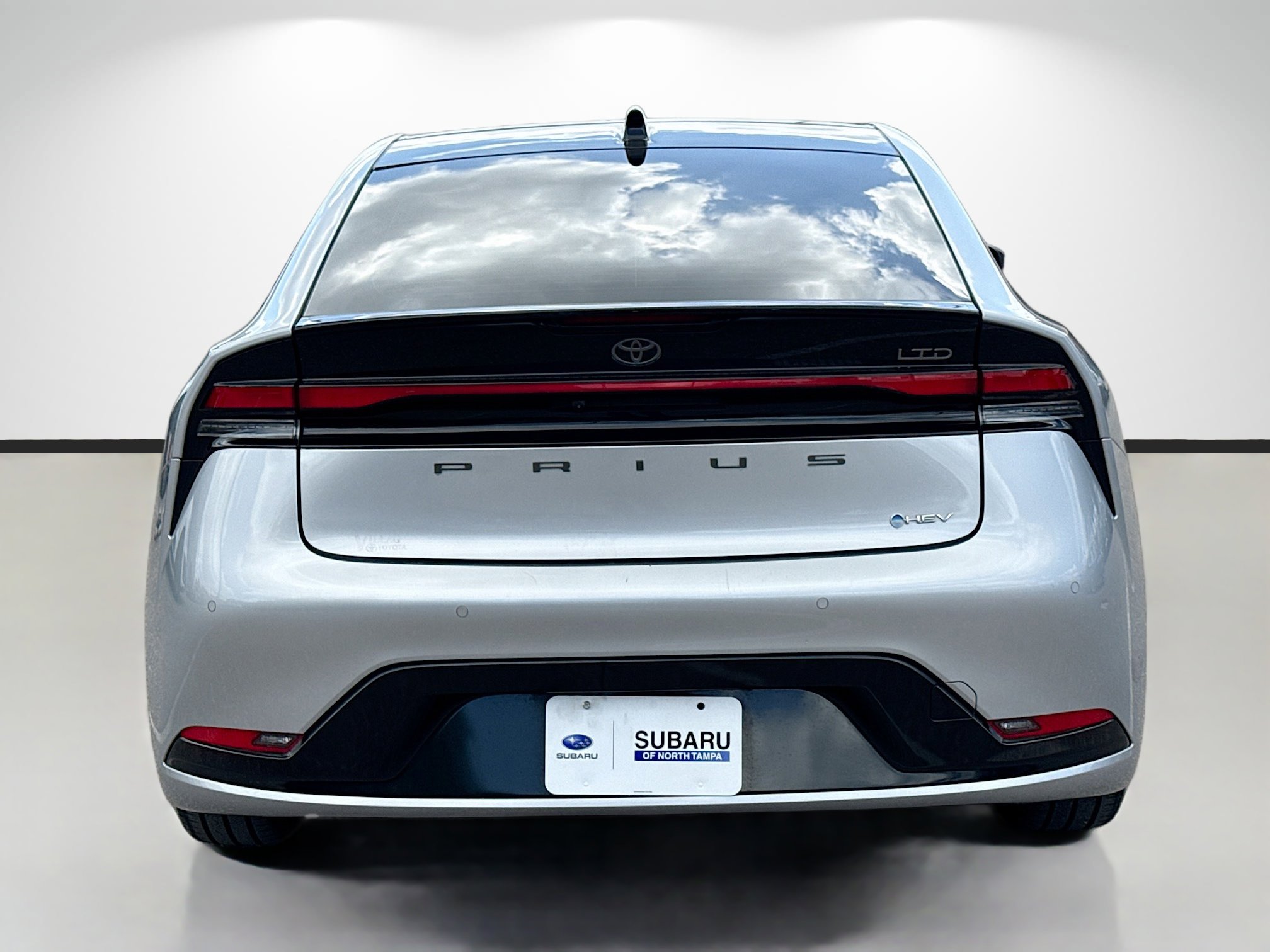 Used 2024 Toyota Prius Limited FWD image 4