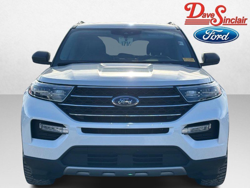 Used 2022 Ford Explorer XLT w/ Equipment Group 202A image 2